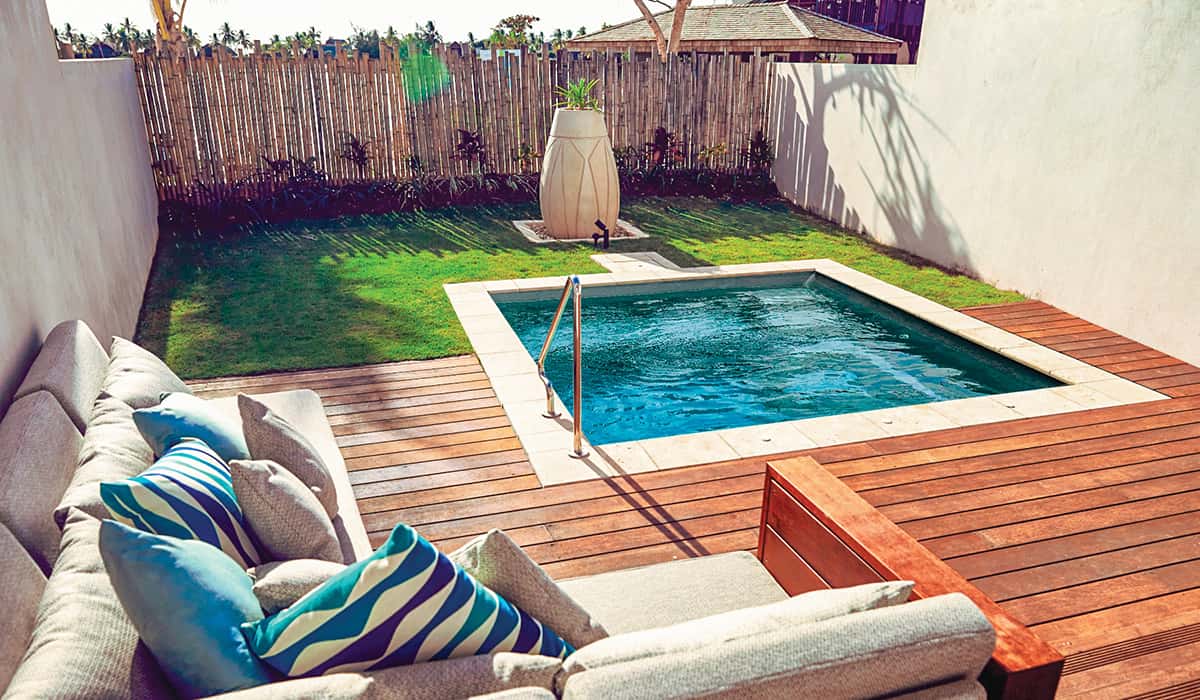 Leisure Pools Fiji Plunge Cocktail Pool