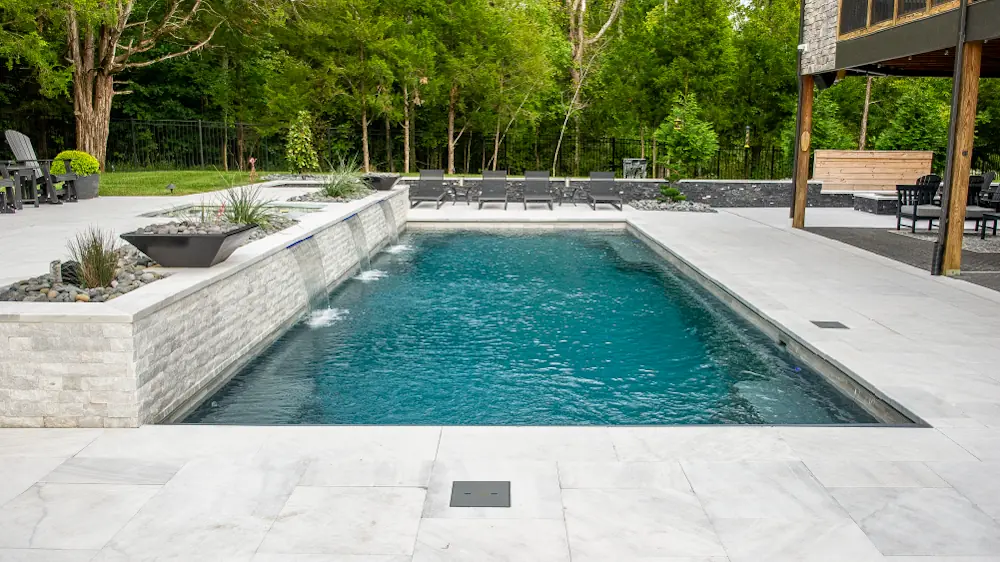 Pool decking trends: use versatile materials
