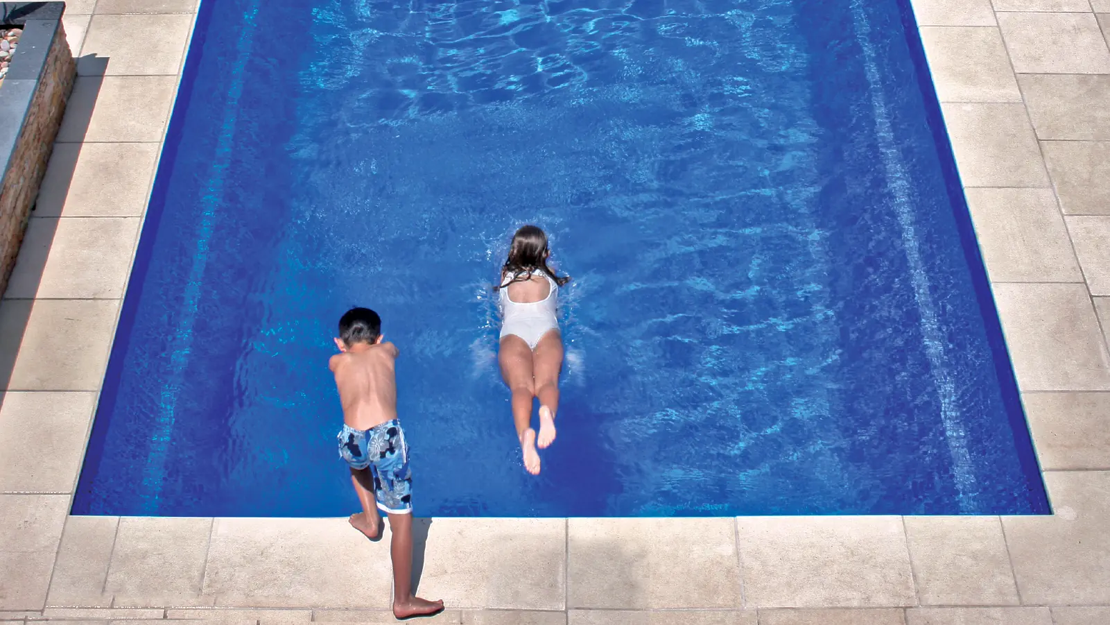Why Choose Leisure Pools for Your Inground Fiberglass Pool: