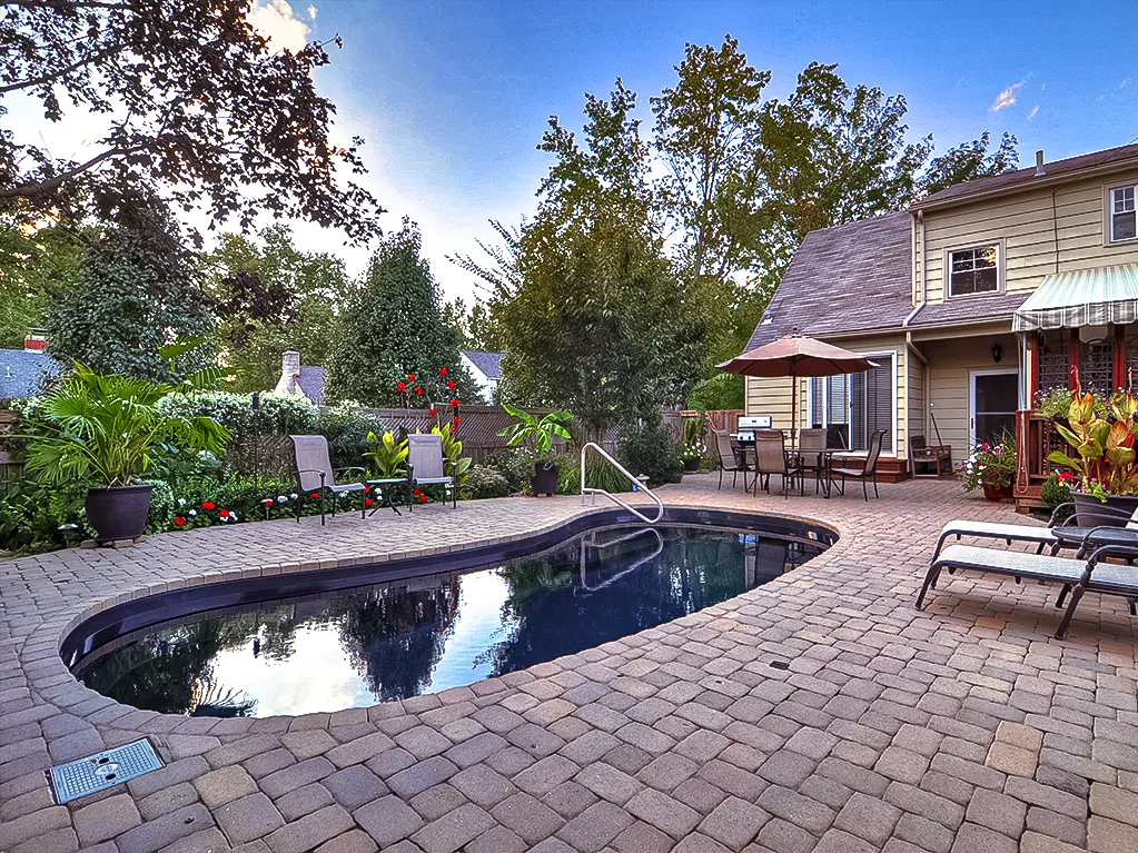 black bottom freeform pool